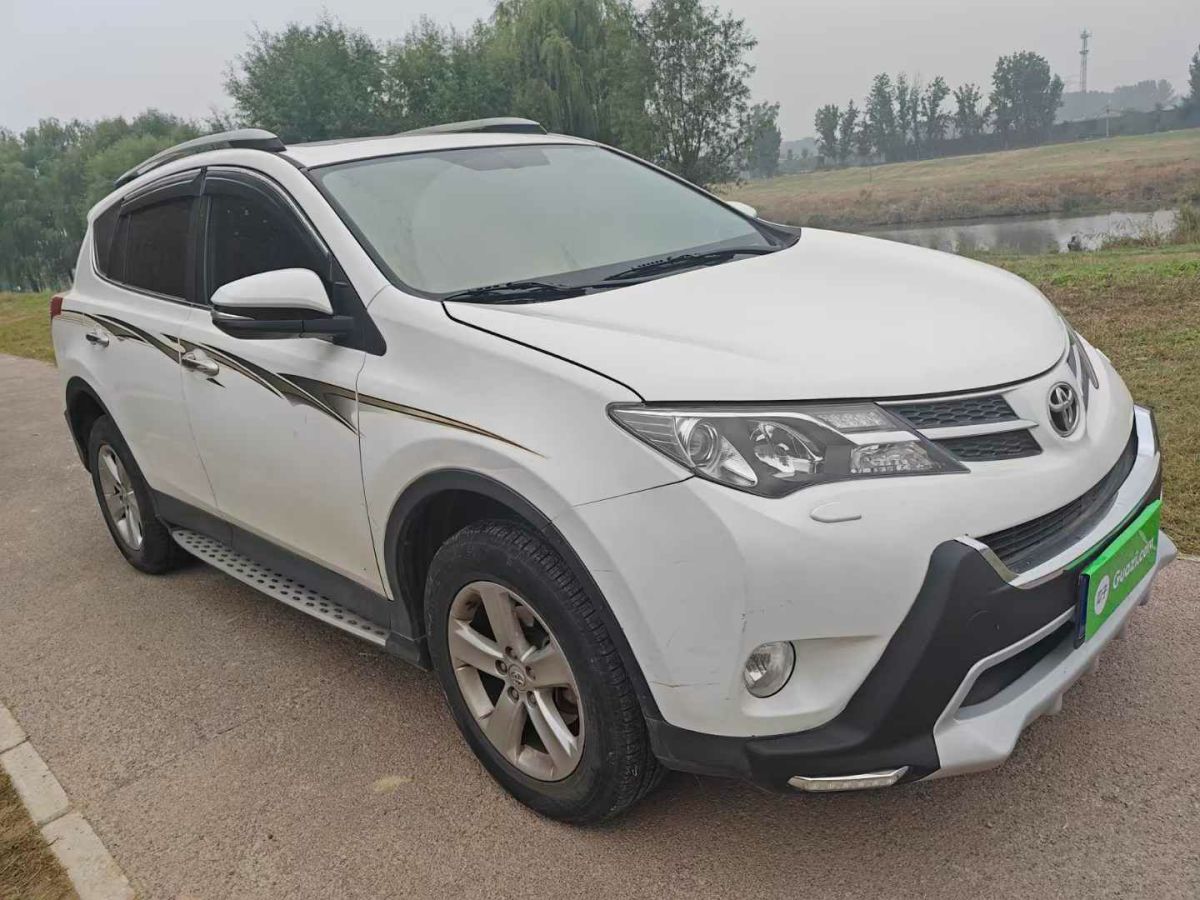 2014年1月豐田 RAV4 