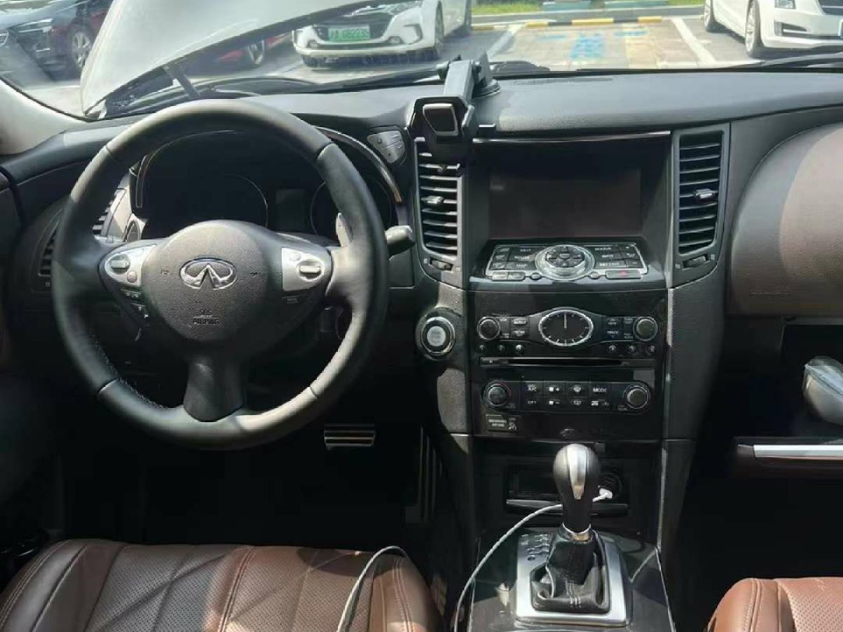 2015年6月英菲尼迪 QX70  2015款 3.7L 絕影版