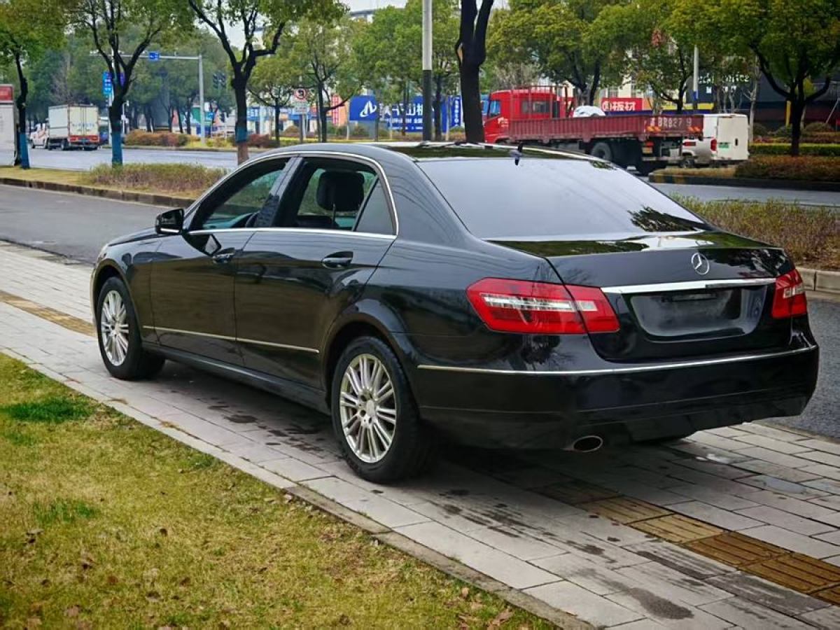 奔馳 奔馳E級(jí)  2013款 E 260 L CGI時(shí)尚型圖片