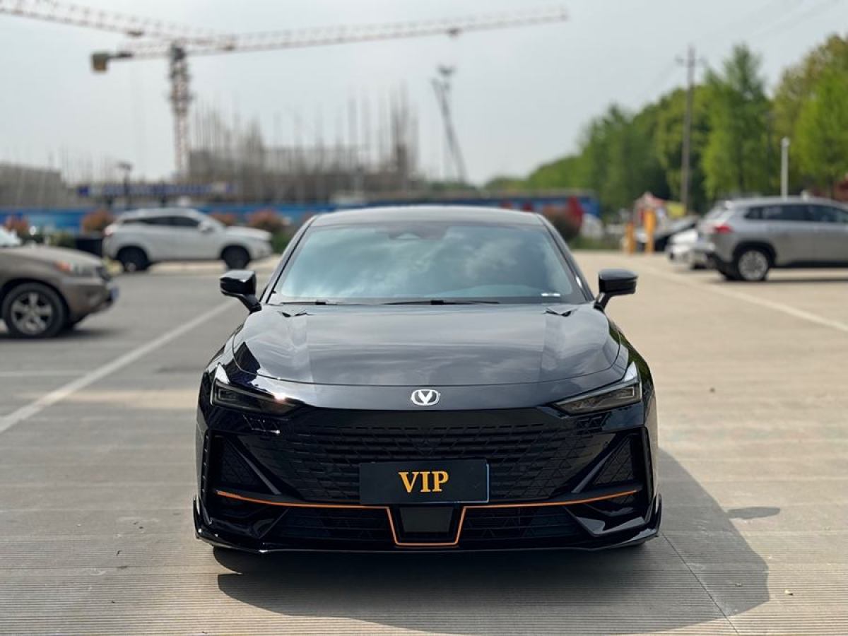 長(zhǎng)安 長(zhǎng)安UNI-V  2023款 1.5T 運(yùn)動(dòng)版圖片