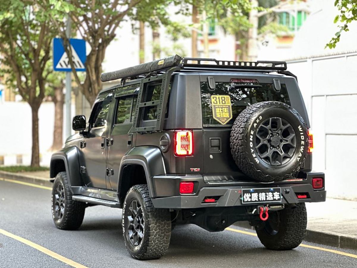 北京 BJ40  2021款 2.0D 自動(dòng)四驅(qū)刀鋒英雄版?zhèn)b客型圖片