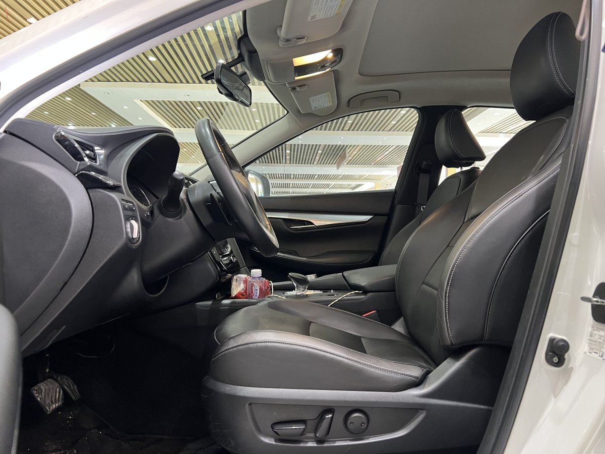 英菲尼迪 QX50  2018款 QX50 2.0T CVT兩驅(qū)時(shí)尚版圖片