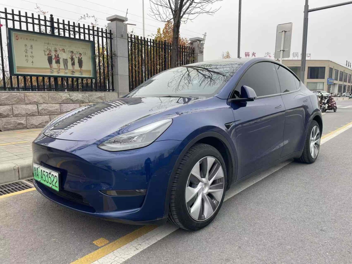 特斯拉 Model 3  2021款 改款 標(biāo)準(zhǔn)續(xù)航后驅(qū)升級(jí)版圖片