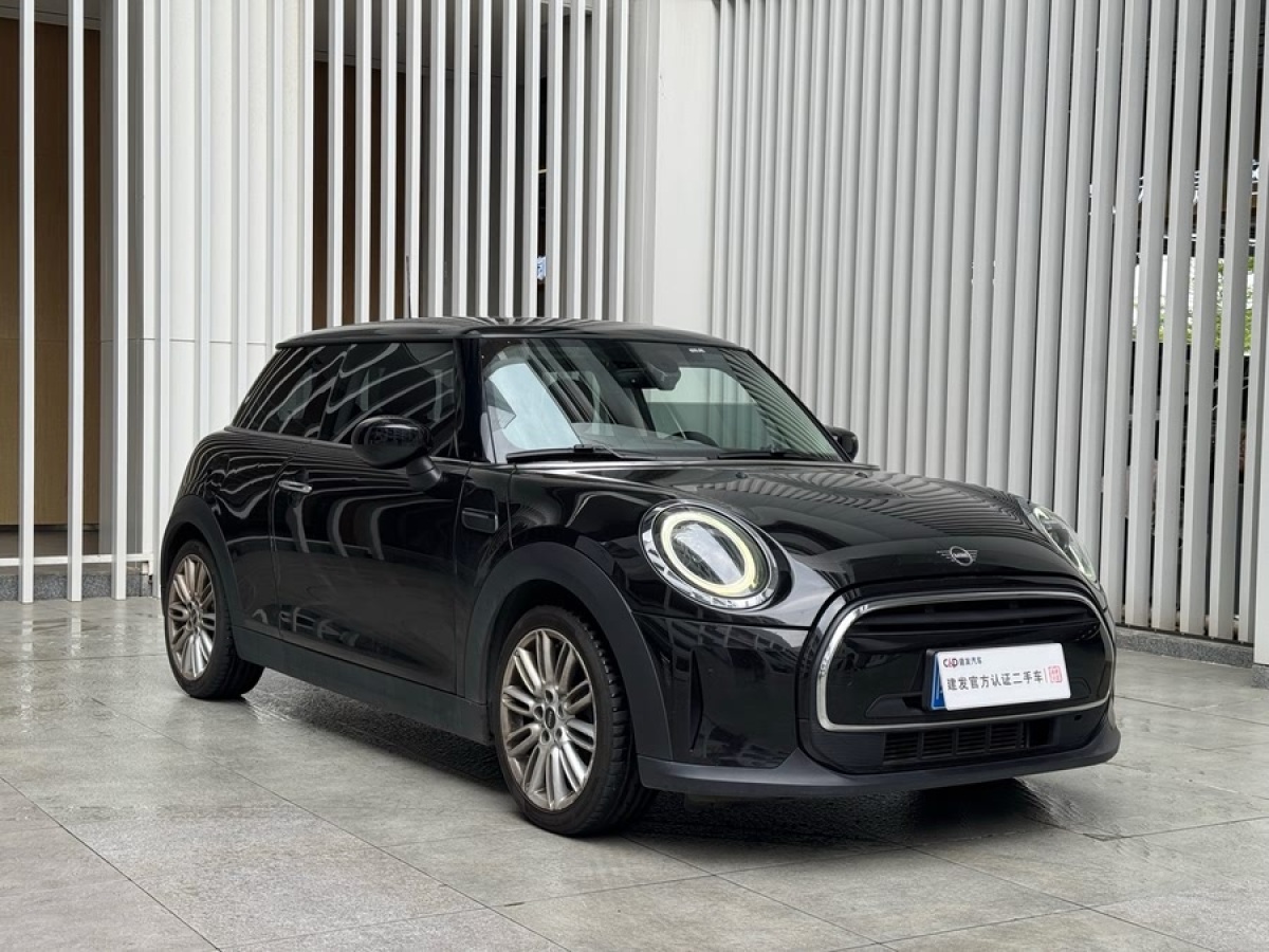 MINI MINI  2022款 改款 1.5T COOPER 經(jīng)典派圖片