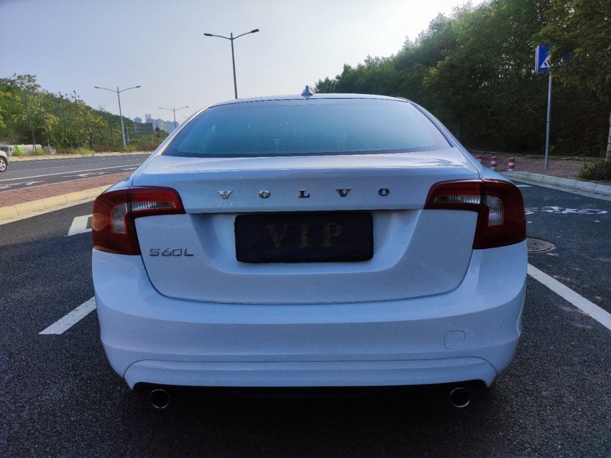 沃爾沃 S60  2015款 L 2.0T 智行版圖片