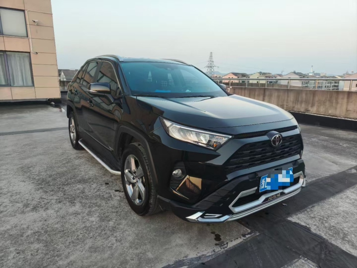 豐田 RAV4榮放  2023款 2.0L CVT兩驅(qū)風(fēng)尚Plus版圖片