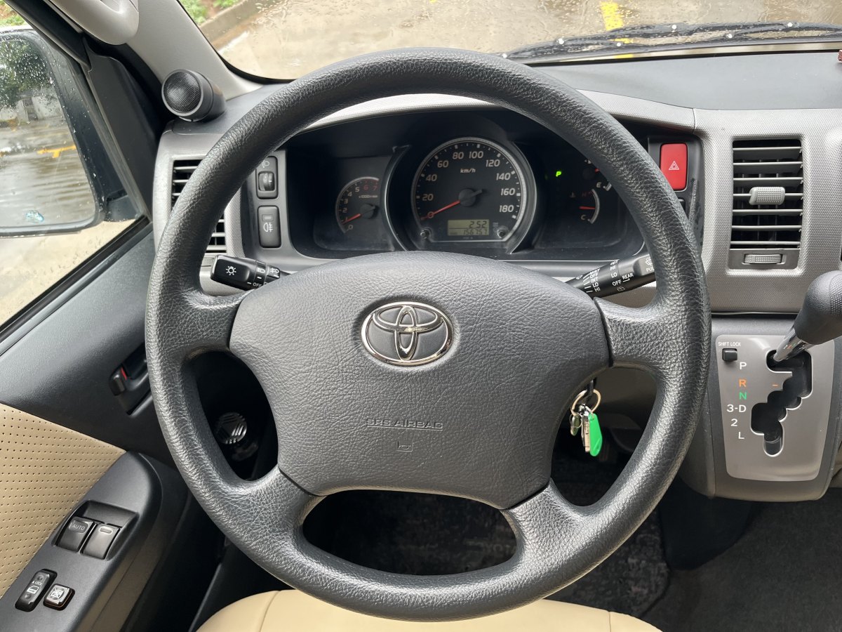 豐田 HIACE  2011款 2.7L自動標(biāo)準(zhǔn)版13座圖片