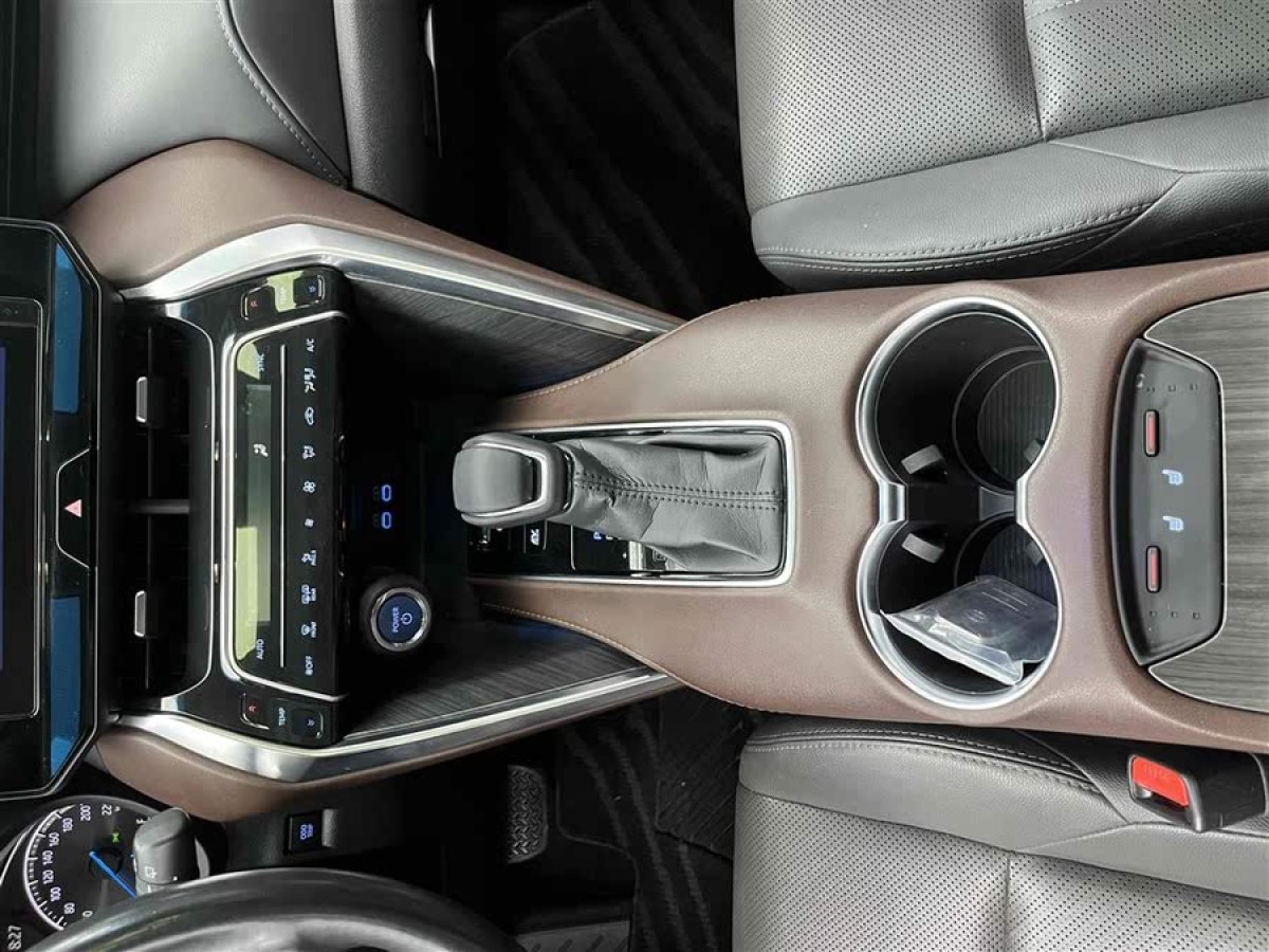豐田 凌放HARRIER  2022款 雙擎 2.5L CVT兩驅(qū)豪華版圖片