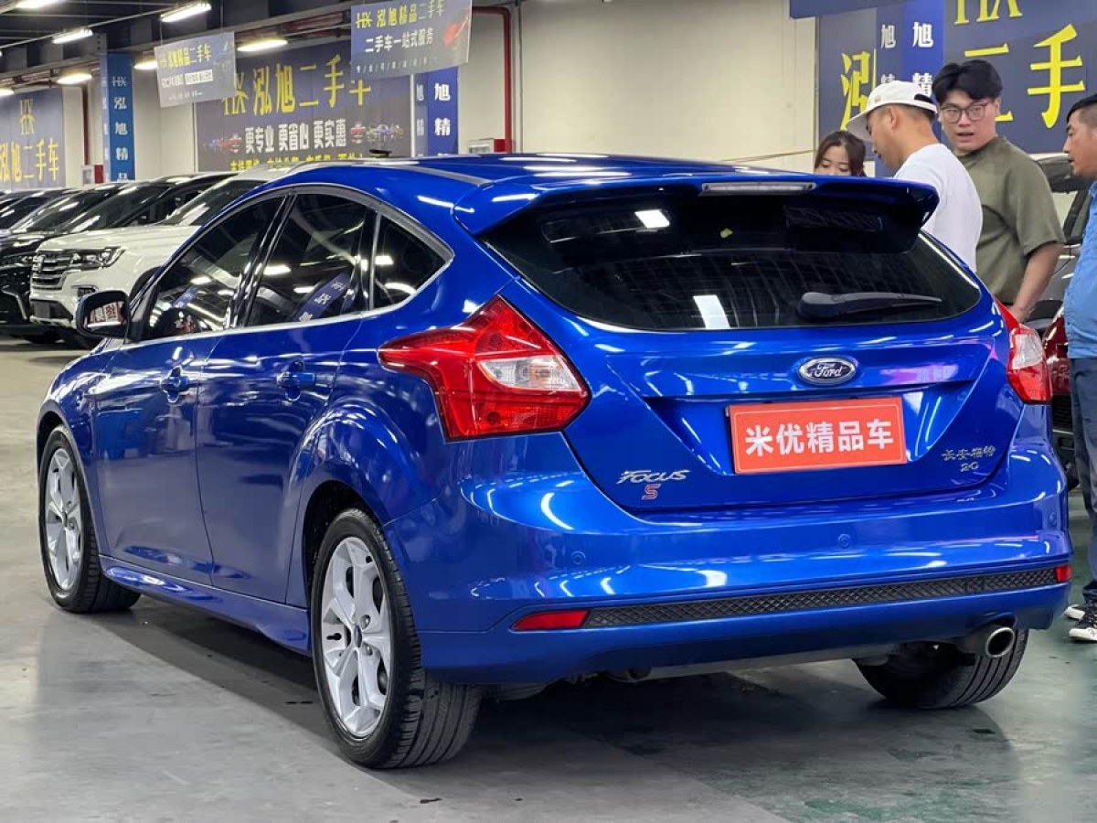 福特 ?？怂? 2012款 兩廂 2.0L 自動豪華運(yùn)動型圖片