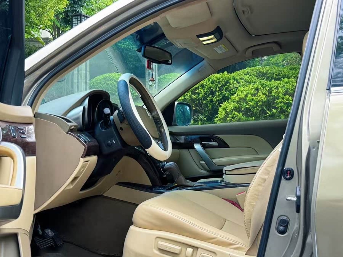 謳歌 MDX  2010款 3.7 標(biāo)準(zhǔn)版圖片