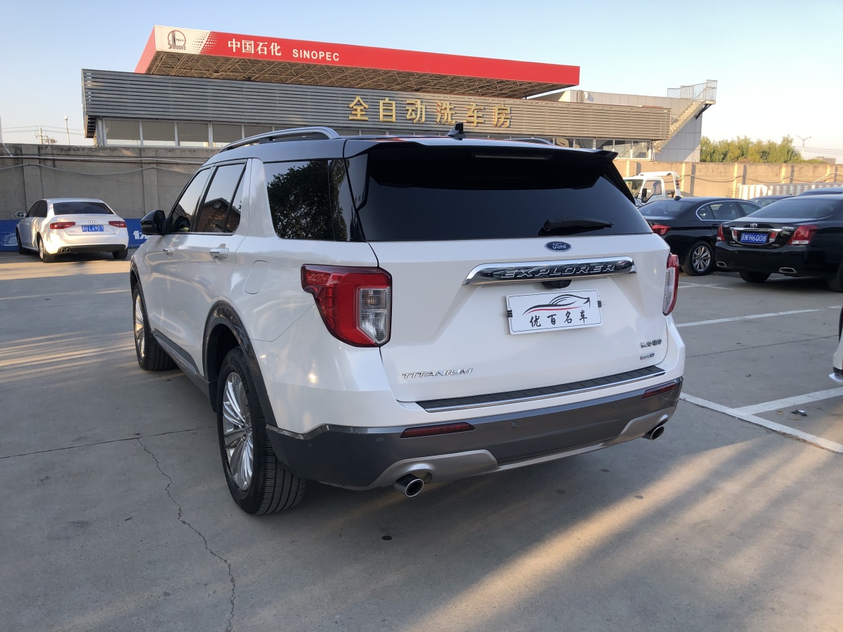 福特 探險(xiǎn)者  2023款 EcoBoost 285 四驅(qū)鈦金版 6座圖片