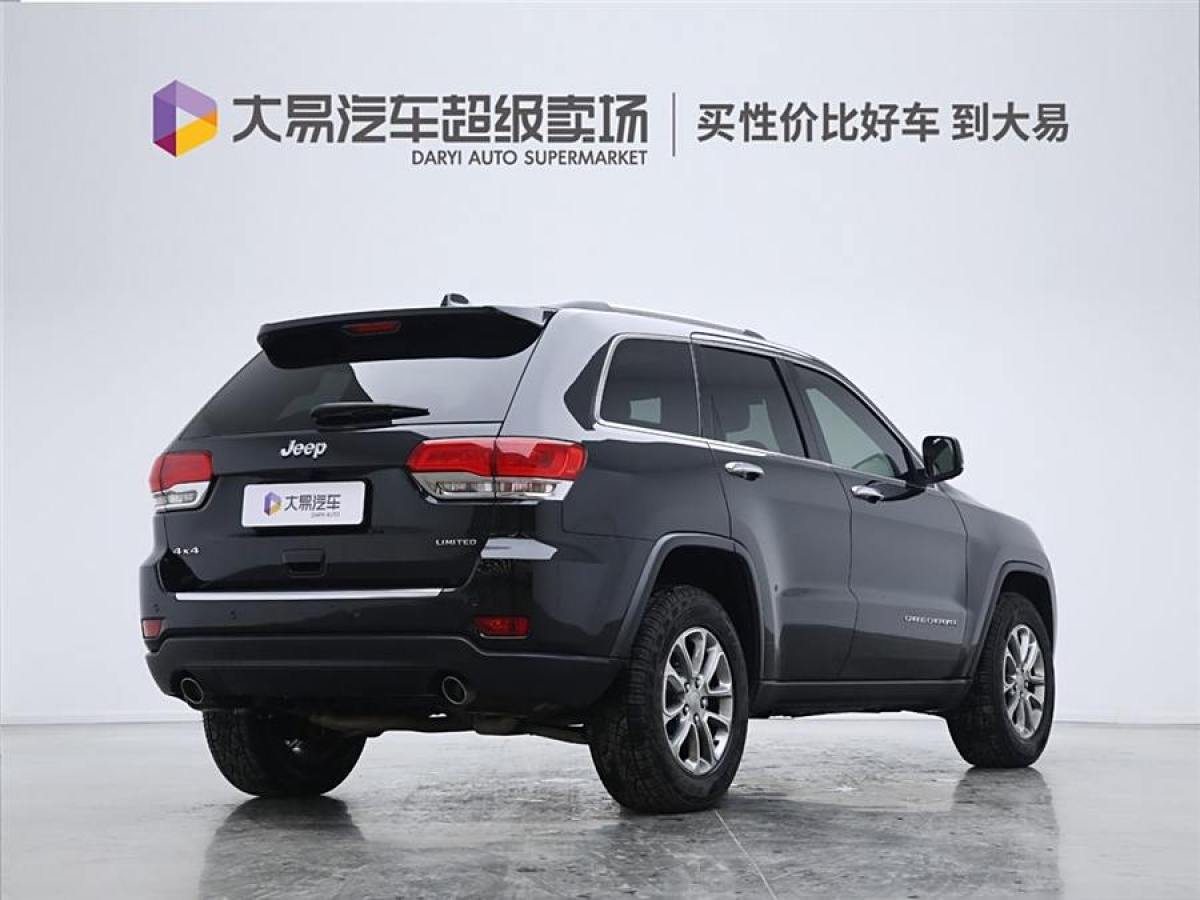 Jeep 大切諾基  2016款 3.0L 舒享導(dǎo)航版圖片