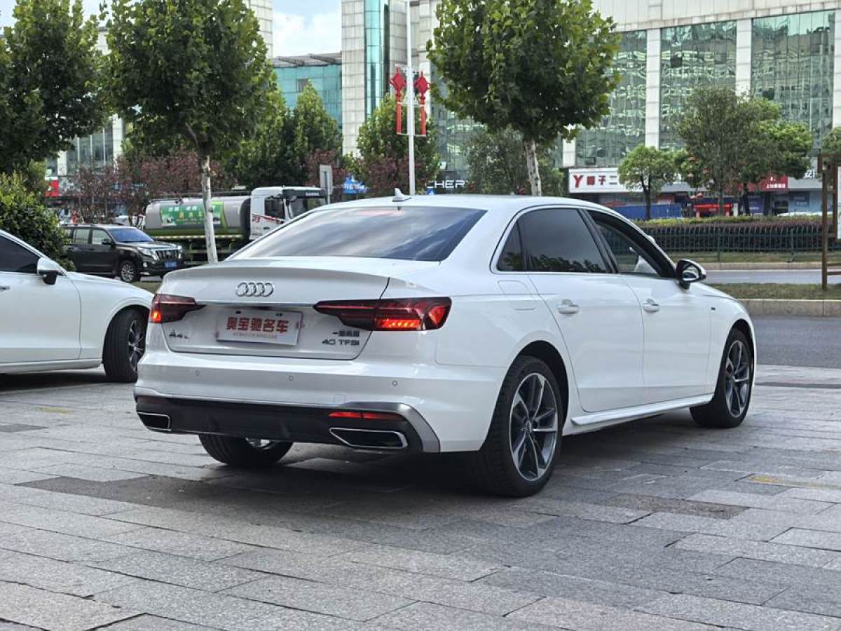 奧迪 奧迪A4L  2022款 40 TFSI 時(shí)尚動感型圖片