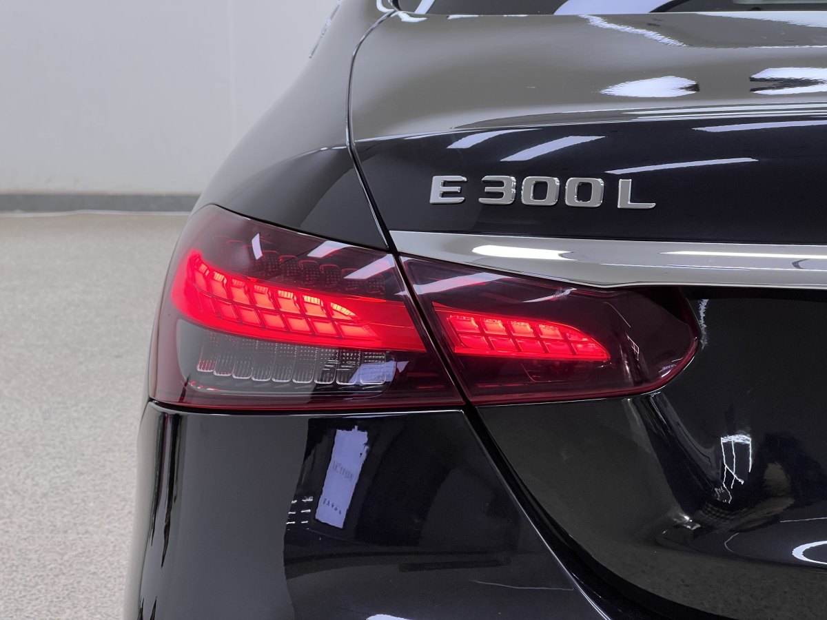奔馳 奔馳E級  2021款 改款 E 300 L 豪華型圖片