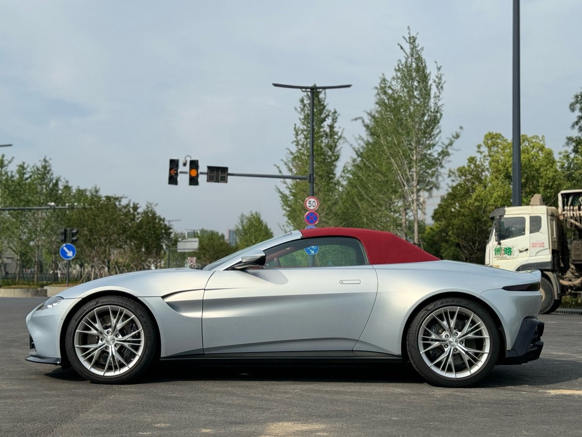 2022年5月阿斯頓·馬丁 V8 Vantage  2022款 4.0T V8 Roadster