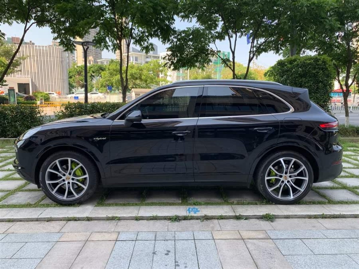 保時(shí)捷 Cayenne新能源  2022款 Cayenne E-Hybrid 2.0T 鉑金版圖片