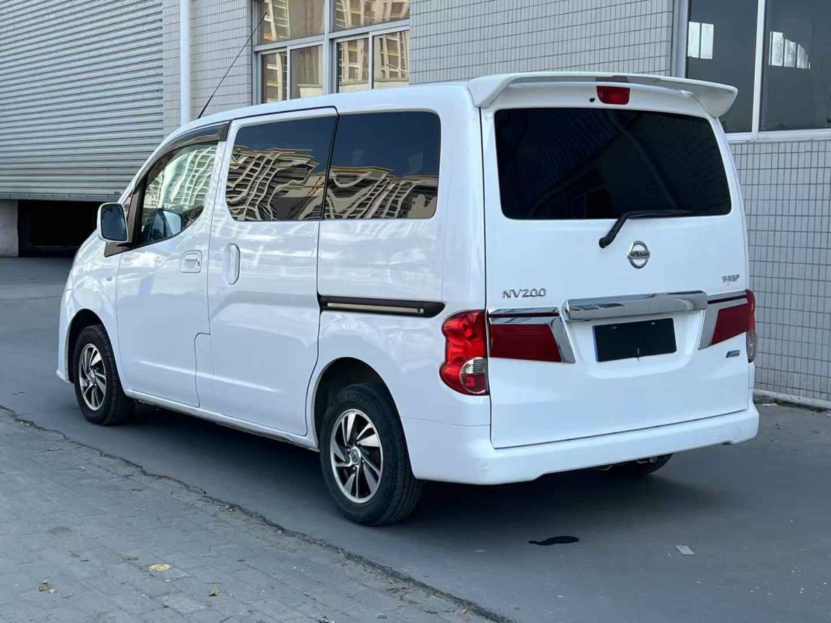 日產(chǎn) NV200 圖片