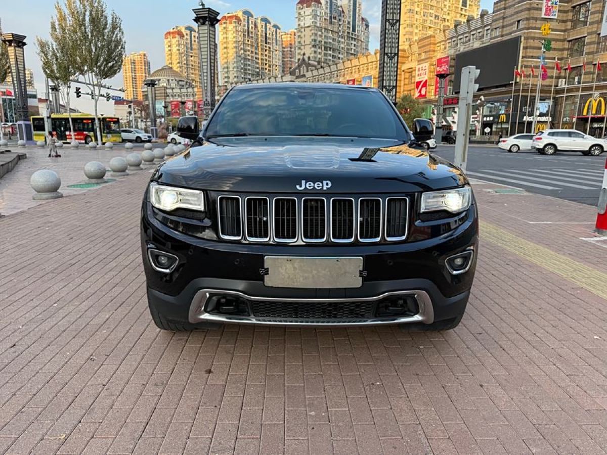 2015年1月Jeep 大切諾基  2014款 3.6L 精英導(dǎo)航版