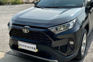 RAV4荣放 丰田 2.0L CVT四驱风尚PLUS版