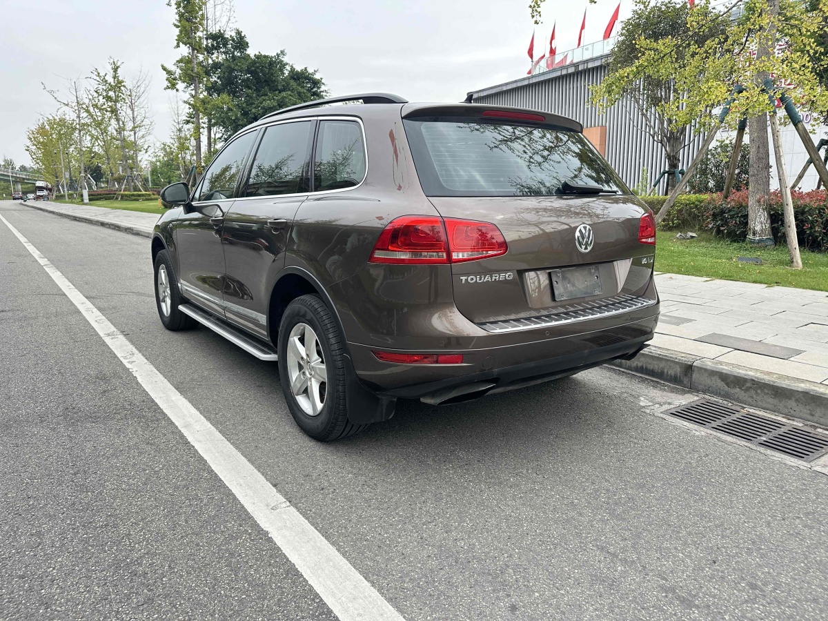 2013年9月大眾 途銳  2011款 3.0TDI 柴油標配型