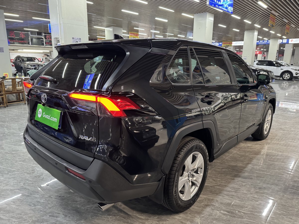 豐田 RAV4  2018款 榮放 2.0L CVT兩驅(qū)都市版圖片