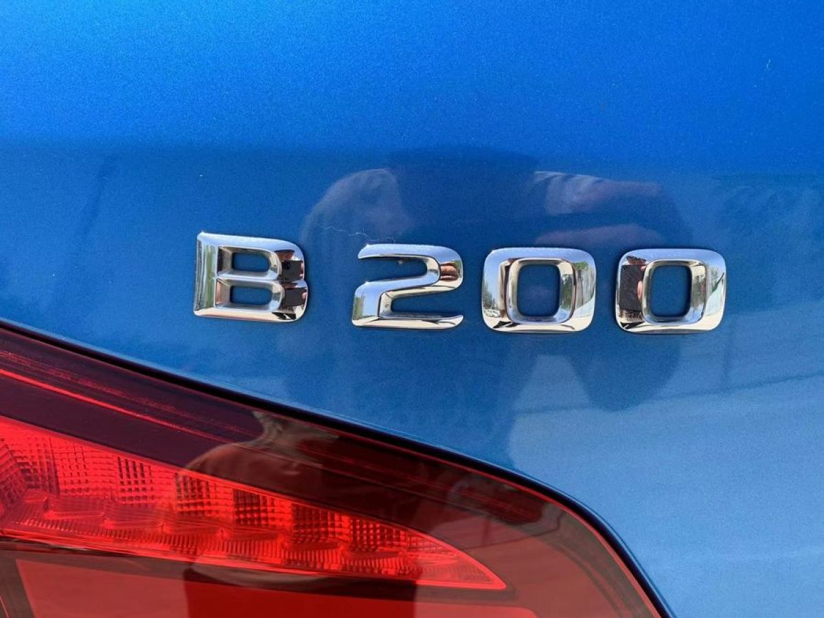 奔驰 奔驰B级  2022款 改款 B 200 时尚型图片