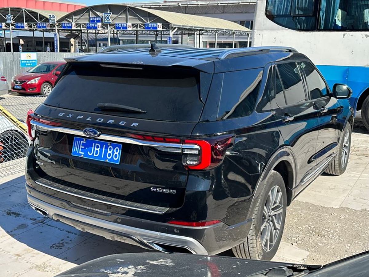 福特 探險(xiǎn)者  2024款 2.3T EcoBoost 四驅(qū)鈦金版 6座圖片