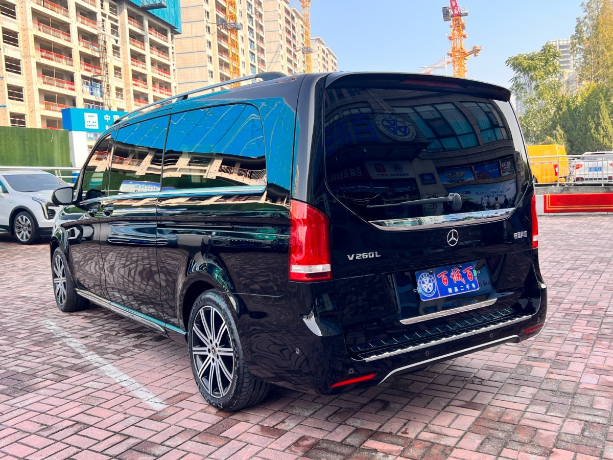 奔馳 V級(jí)  2021款 V 260 L 長(zhǎng)軸距豪華版圖片