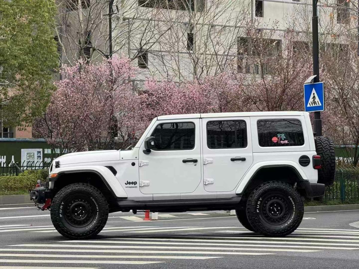 2022年11月Jeep 牧馬人  2022款 2.0T 高地 阿拉斯加極光綠特別版