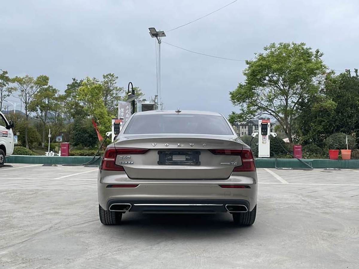 沃爾沃 S60L  2020款 T4 智逸豪華版圖片