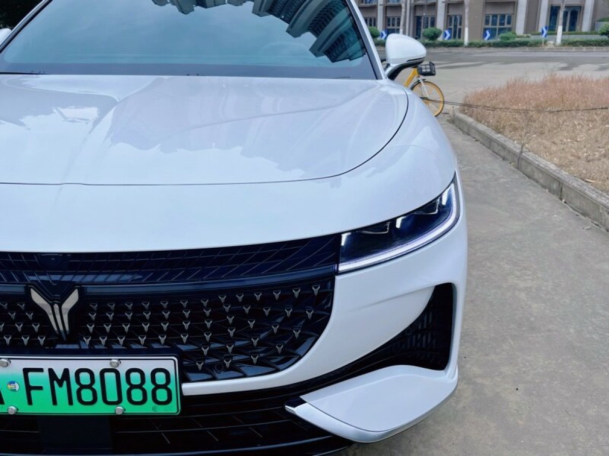 嵐圖 嵐圖追光  2024款 PHEV 四驅(qū)超長續(xù)航旗艦版圖片