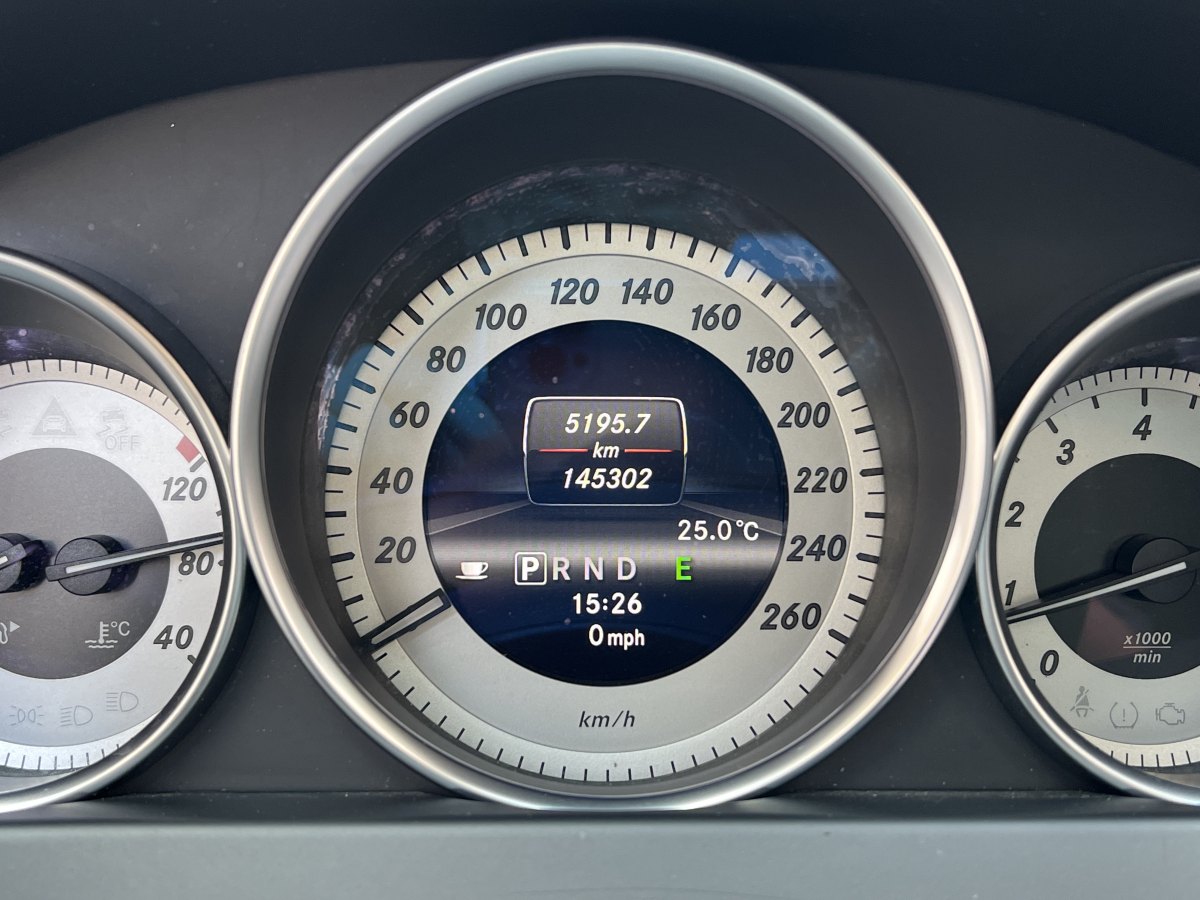 奔驰 奔驰C级  2013款 C 260 CGI 时尚型图片