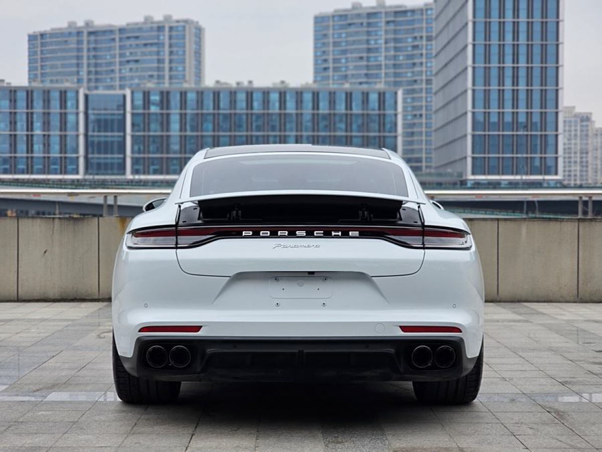 2023年10月保時(shí)捷 Panamera  2023款 Panamera 行政加長(zhǎng)版 2.9T