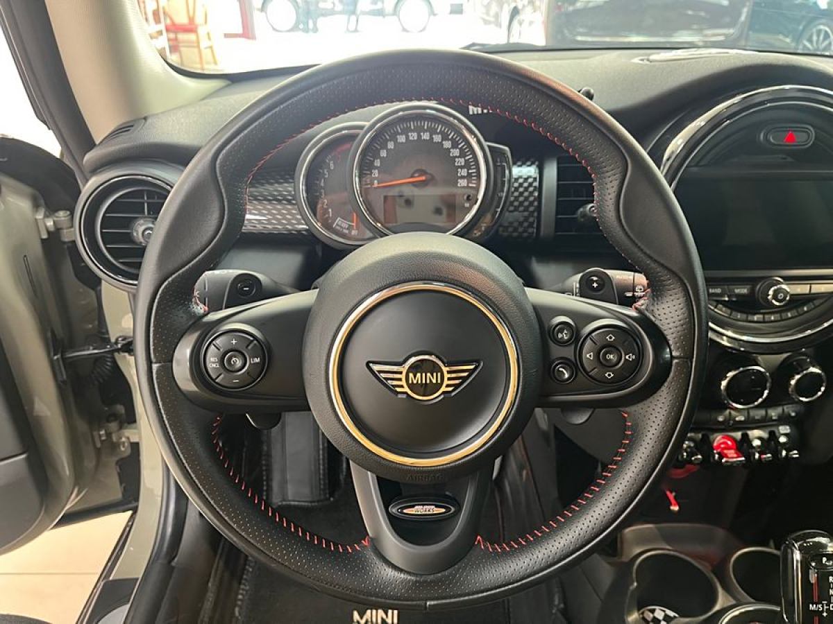 MINI CLUBMAN  2018款 2.0T COOPER S 經(jīng)典派圖片