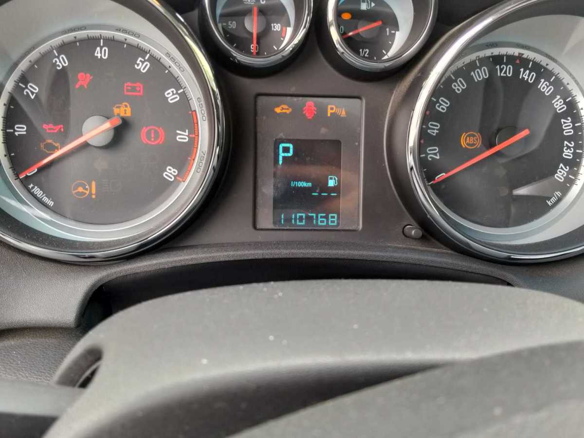 別克 英朗  2013款 XT 1.6L 自動(dòng)舒適版圖片