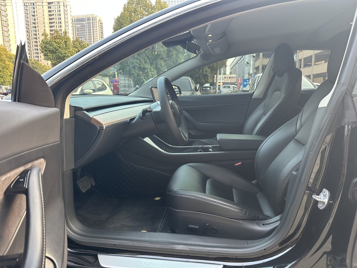 特斯拉 Model 3  2019款 標準續(xù)航后驅(qū)升級版圖片