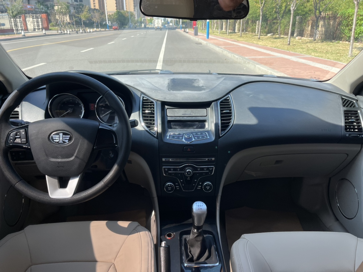 奔騰 B50  2013款 1.6L 手動舒適型圖片