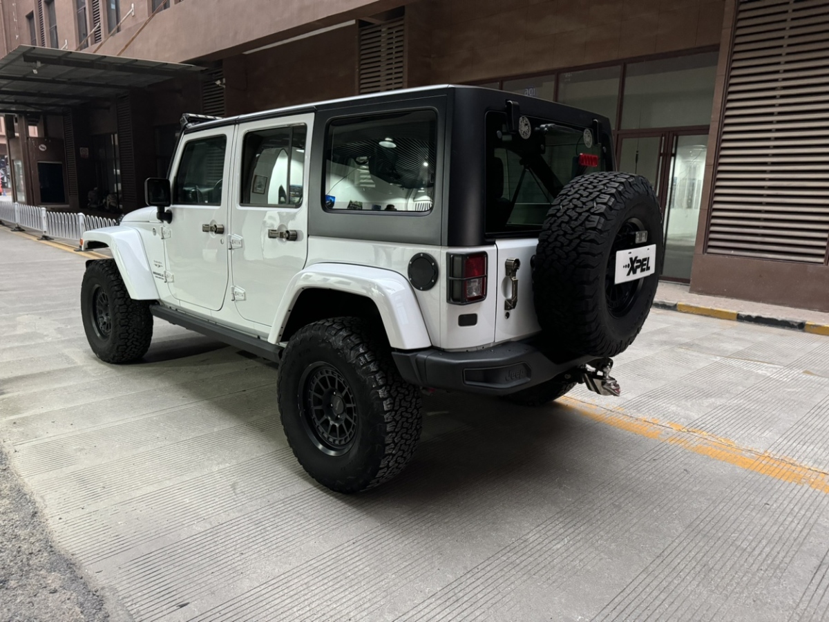 Jeep 牧馬人  2017款 3.0L Sahara 四門舒享版圖片