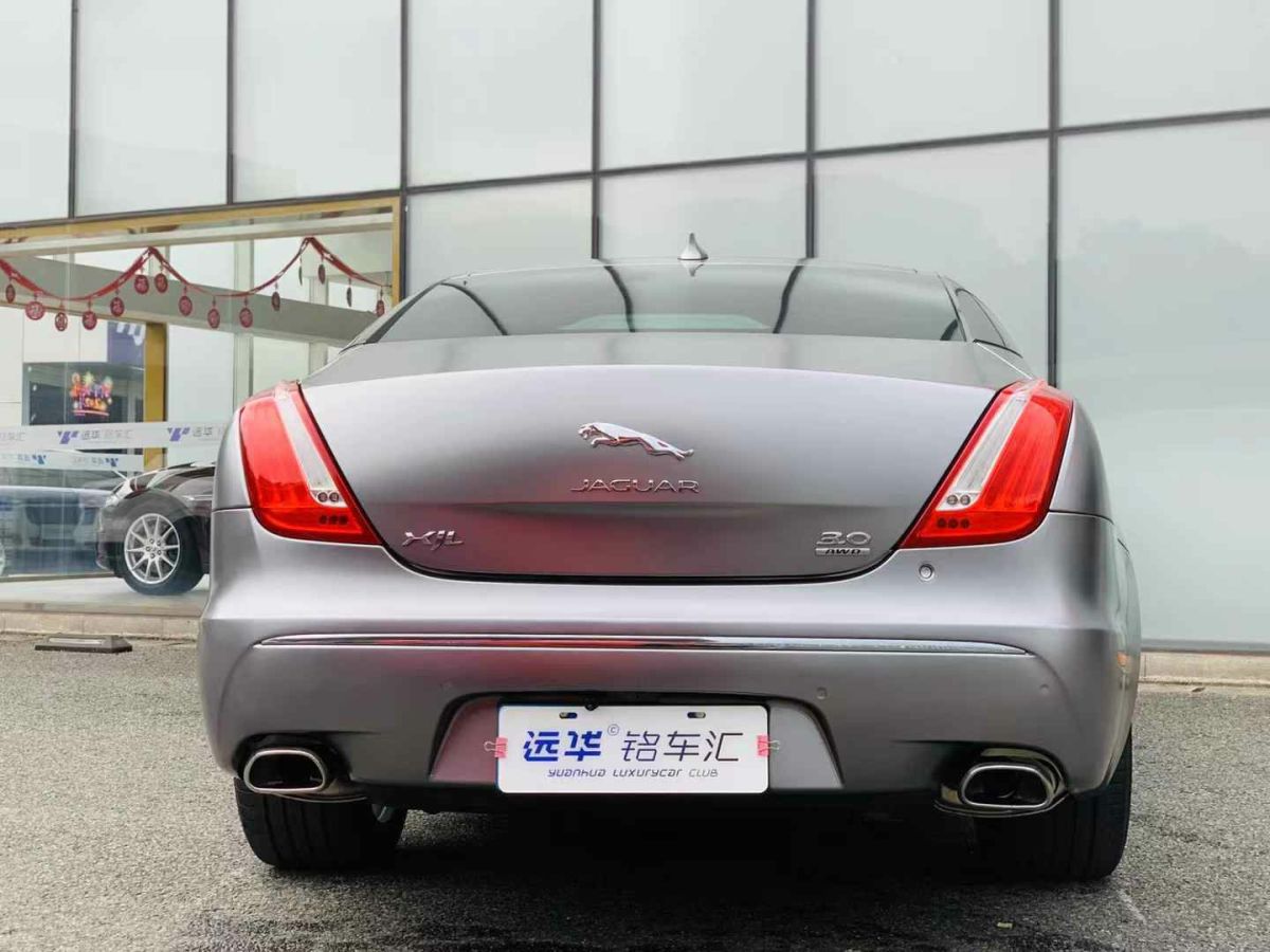 捷豹 XJ  2015款 XJL 3.0 SC 兩驅(qū)全景商務(wù)版圖片