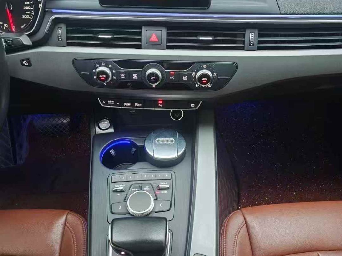 奧迪 奧迪A4L  2019款 35 TFSI 進(jìn)取型 國V圖片
