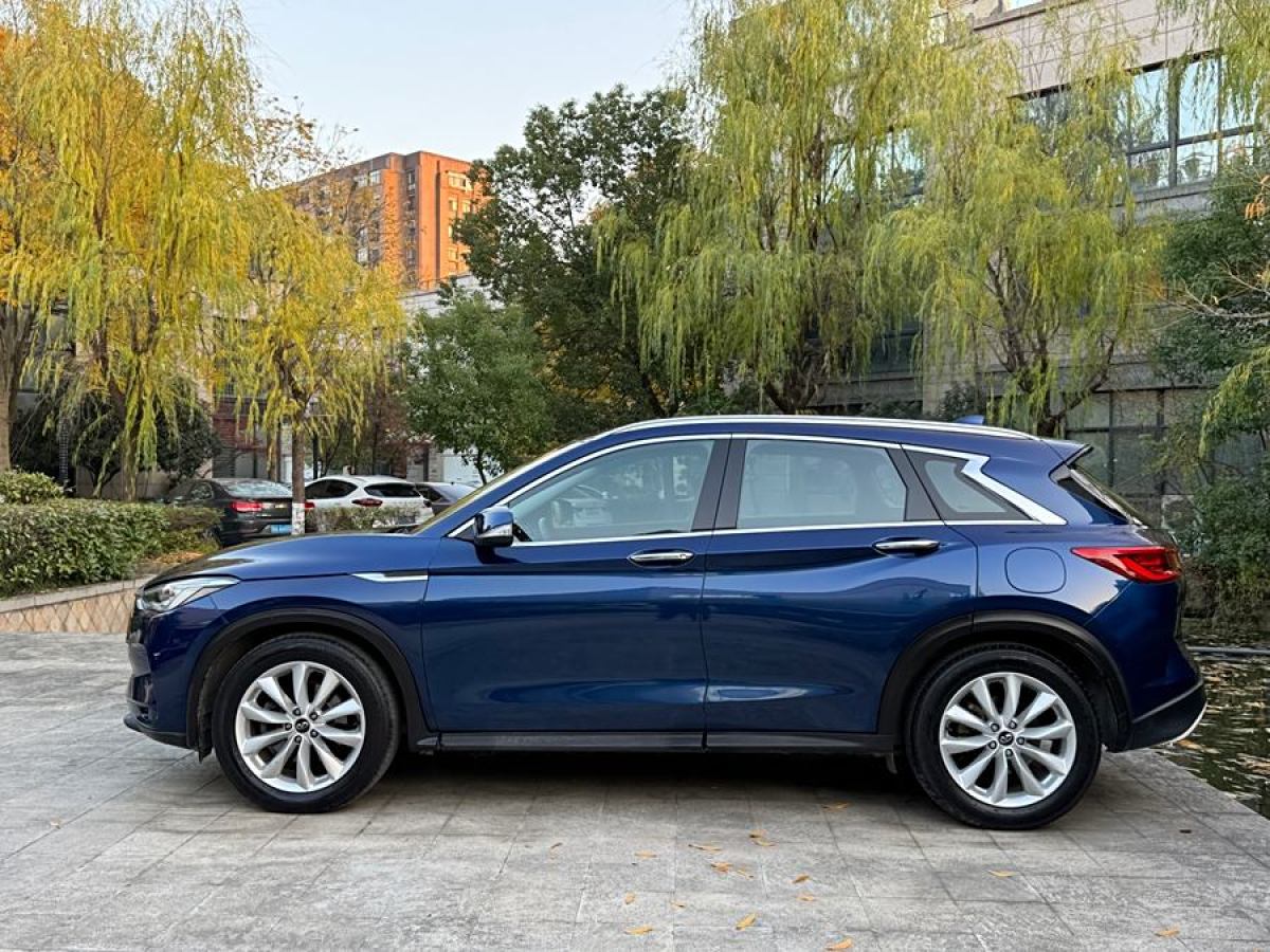 英菲尼迪 QX50  2018款 2.0T 兩驅(qū)時(shí)尚版圖片