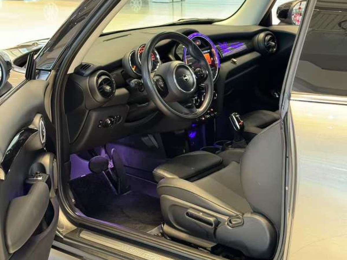 MINI MINI  2020款 2.0T COOPER S 藝術(shù)家 五門版圖片