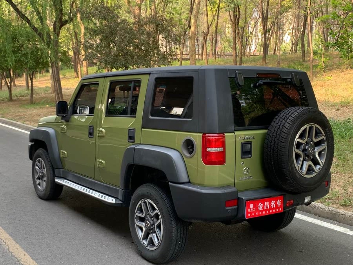 北京 BJ40  2017款 40L 2.3T 自動(dòng)四驅(qū)環(huán)塔冠軍版圖片