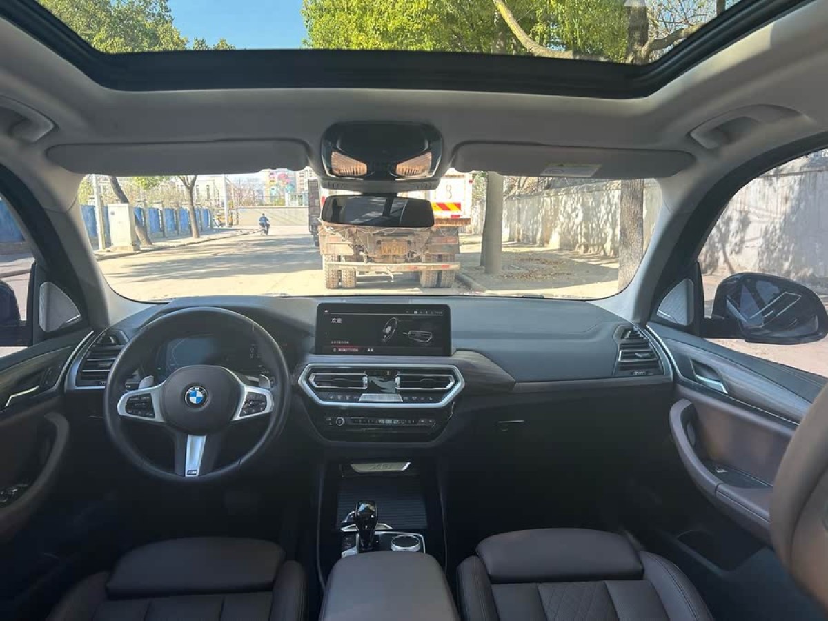 寶馬 寶馬X3  2022款 xDrive30i 領(lǐng)先型 M曜夜套裝圖片