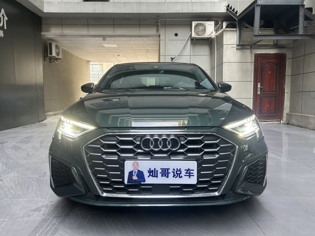 奧迪 奧迪A3  2022款 A3L Limousine 35 TFSI 時(shí)尚運(yùn)動(dòng)型圖片