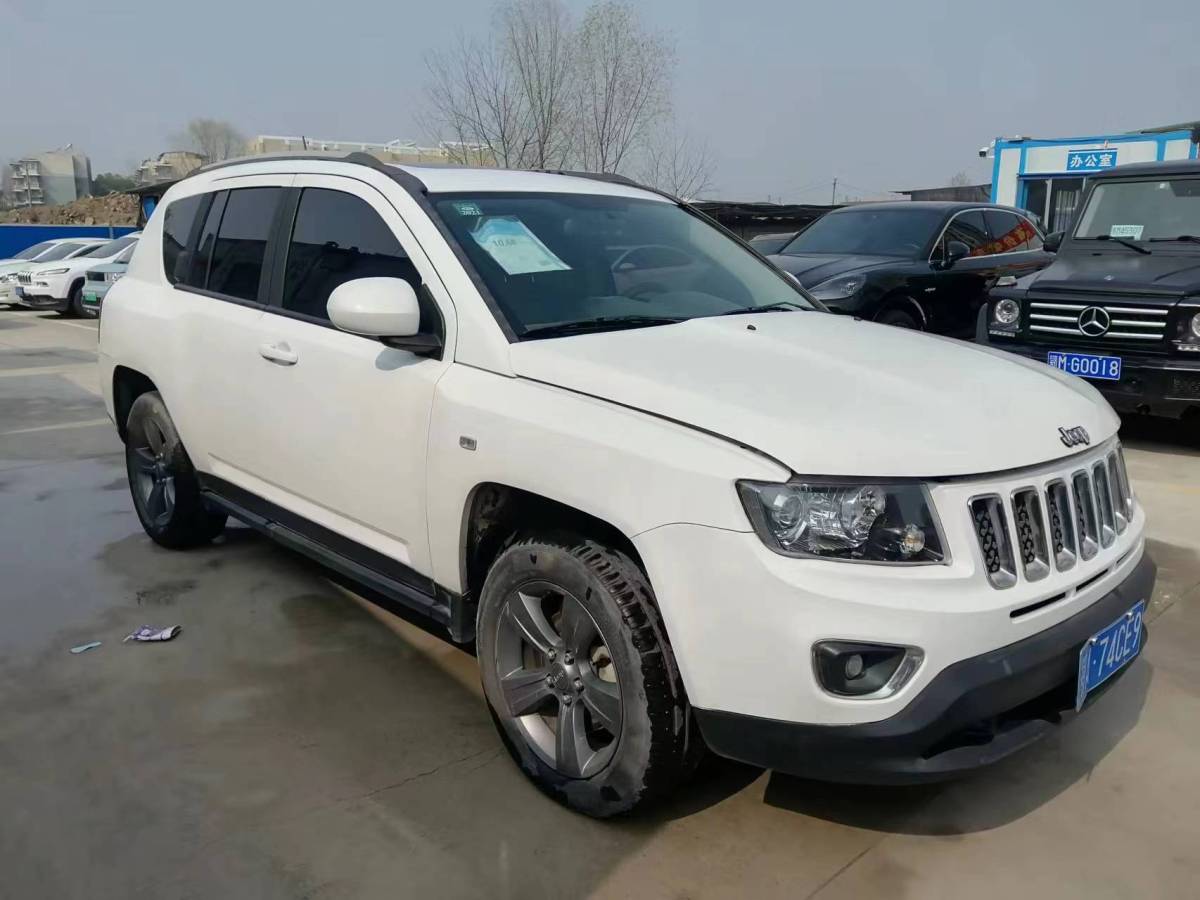 Jeep 指南者  2014款 改款 2.4L 四驅(qū)舒適版圖片