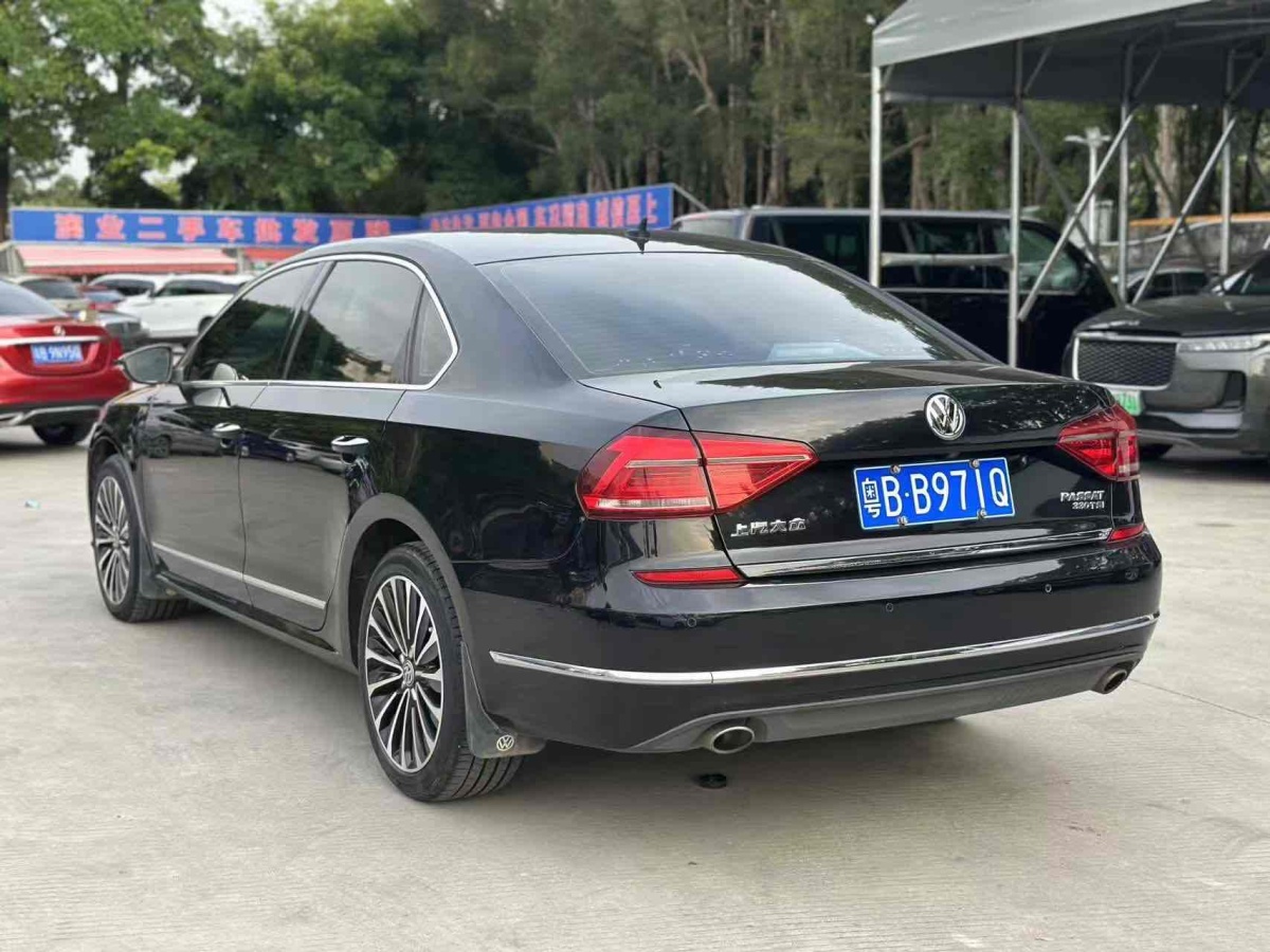 大眾 帕薩特  2017款 330TSI DSG領(lǐng)尊版圖片