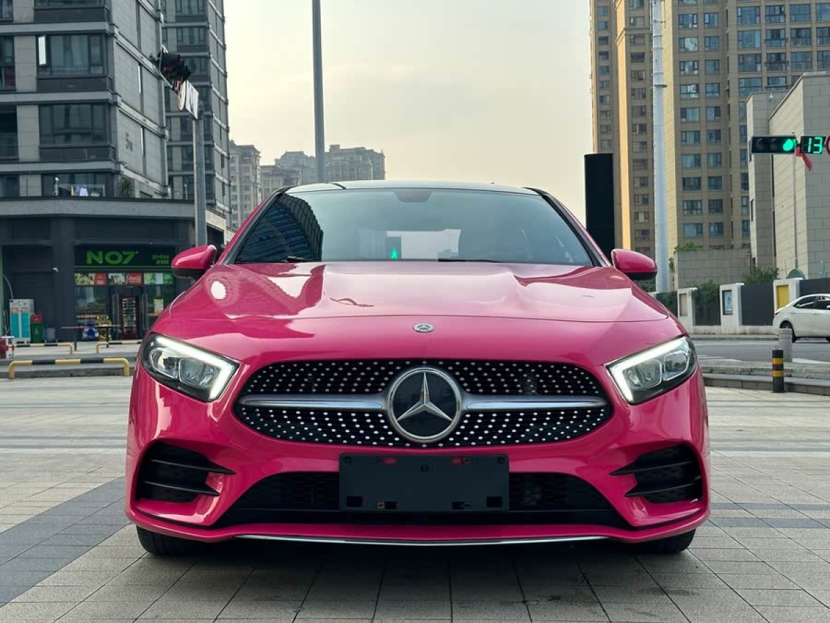 奔馳 奔馳A級(jí)  2020款 改款 A 200 L 運(yùn)動(dòng)轎車(chē)時(shí)尚型圖片