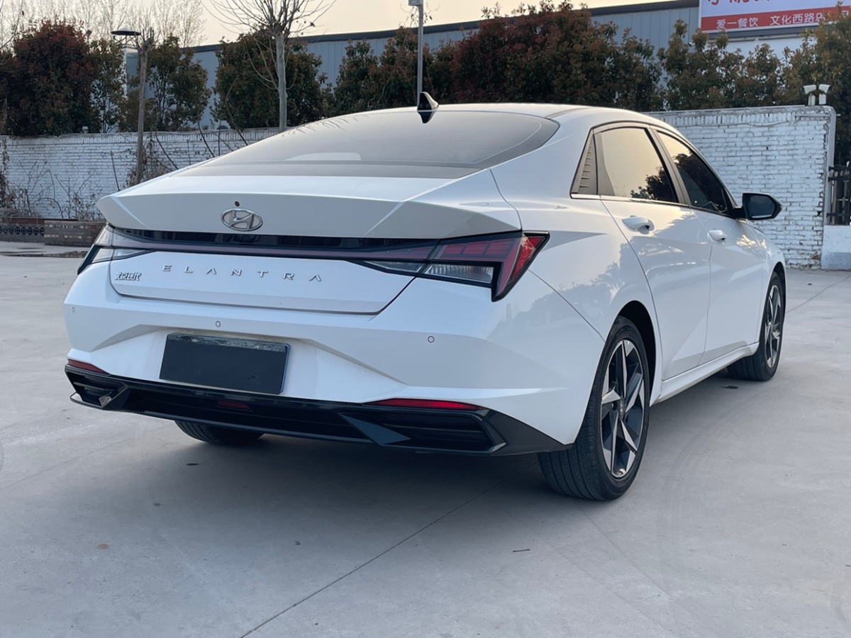 现代 伊兰特  2021款 1.5L LUX尊贵版图片