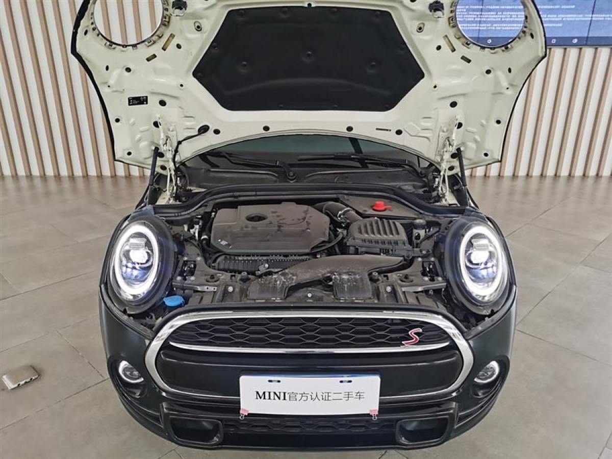 MINI MINI  2021款 2.0T COOPER S 經(jīng)典派 五門版圖片